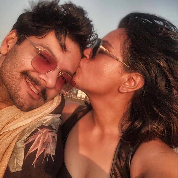 কোয়ারেন্টাইনে রিচাকে মিস করছেন আলি। আর তাই নাকি মুম্বই পুলিশের কাছে বিশেষ অনুমতি চান তিনি।