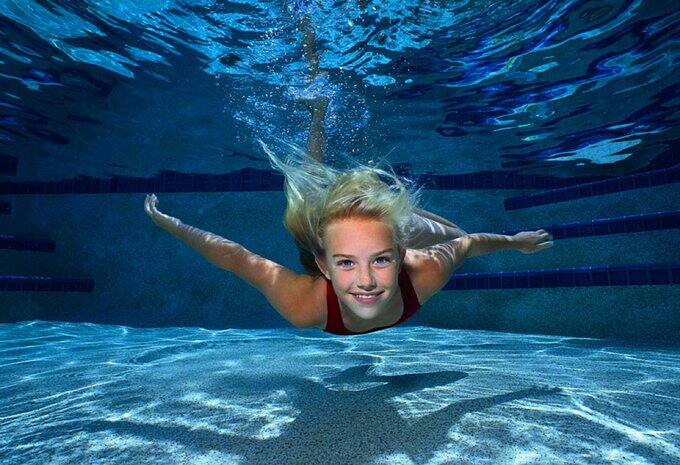 লকডাউনেও কাটতেই হবে সাঁতার, সিঙ্গাপুরে ৭,০০০ ডলারে সুইমিং পুল ভাড়া করলেন এই ইংরেজ The British Expat Paying 7,000 to Swim in Singapores Lockdown লকডাউনেও কাটতেই হবে সাঁতার, সিঙ্গাপুরে ৭,০০০ ডলারে সুইমিং পুল ভাড়া করলেন এই ইংরেজ