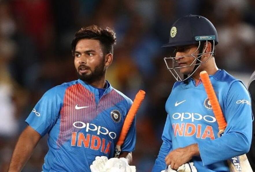 MS Dhoni always there to help but does not offer complete solutions: Rishabh Pant ধোনি আমার মেন্টর, তবে আমাকেই যাবতীয় সমস্যা মেটাতে বলেন, জানালেন পন্থ