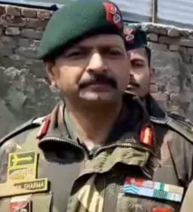 Martyred in Handwara, Col Ashutosh Sharma had joined Army in 13th attempt হাল ছাড়ার পাত্র ছিলেন না, হান্দওয়ারায় জঙ্গিদের সঙ্গে গুলি বিনিময়ে নিহত কর্নেল শর্মা ১৩ বারের চেষ্টায় যোগ দিয়েছিলেন সেনাবাহিনীতে