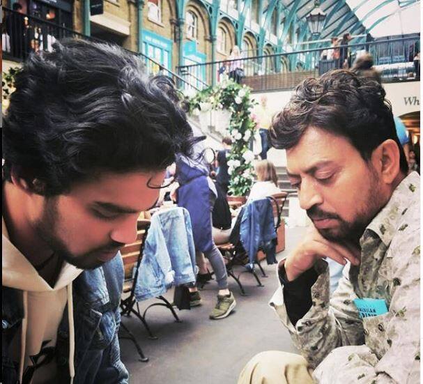 এক্কেবারে ফ্যামিলি ম্যান ছিলেন ইরফান খান। স্ত্রী সুতপা ও দুই ছেলে আয়ান ও বাবিল খানকে নিয়েই ছিল এই অন্যধারার অভিনেতার সংসার। গত ২৯ এপ্রিল সেই সংসার ছেড়েই ইরফান পাড়ি দেন চিরশান্তির দেশে।পরিবারের কাছে এখন তাজা ইরফানের স্মৃতি। বাবা-ছেলের সম্পর্কের ছবি সোশ্যাম মিডিয়ায় শেয়ার করলেন ছোট ছেলে বাবিল।