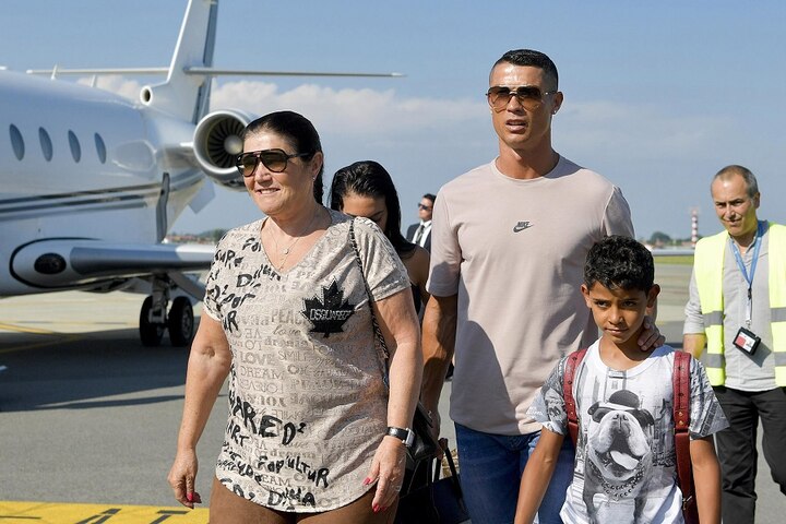 Cristiano Ronaldo returns to Italy after coronavirus lockdown করোনা লকডাউন শেষ, ইতালিতে ফিরলেন রোনাল্ডো