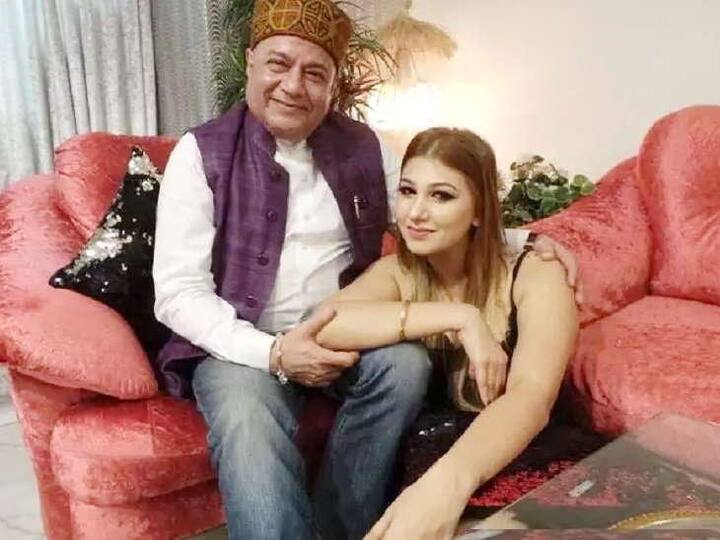 জ্যাসলিনের বিয়েতে কন্যাদানও করবেন! এমনটাই ইচ্ছে নাকি অনুপ জলোটার।