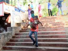 বিষাক্ত গ্যাসের প্রভাব কাটাতে খেতে হবে দুধ-কলা, পরামর্শ অন্ধ্রপ্রদেশ পুলিশের