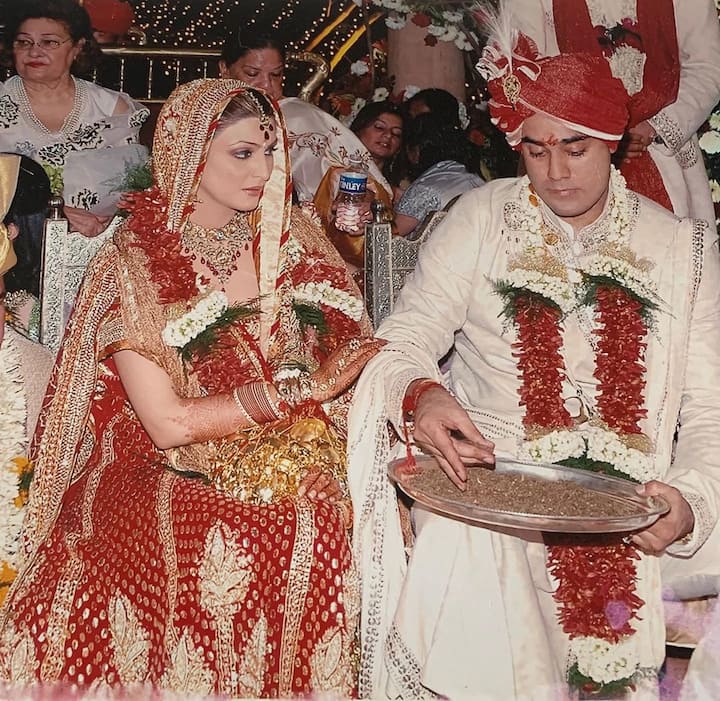 ঋদ্ধিমা বর্তমানে দিল্লিবাসী। এই জন্য ঋষির অন্ত্যেষ্টিতেও পৌঁছতো পারেন নি তিনি।