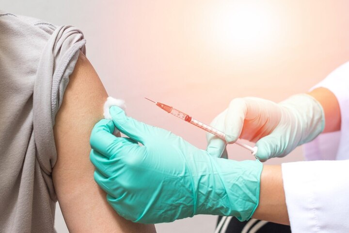 Four out of 14 COVID-19 vaccine candidates may enter clinical trials in next three-five months: Health Minister আগামী তিন থেকে পাঁচ মাসের মধ্যে  ভারতে ক্লিনিক্যাল ট্রায়াল শুরু হতে পারে চারটি করোনা ভ্যাকসিনের, জানালেন কেন্দ্রীয় স্বাস্থ্যমন্ত্রী