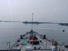 'অপারেশন সমুদ্র সেতু': করোনা-আবহে মালদ্বীপ থেকে দুই নৌ-জাহাজে ফিরলেন ৯০০ ভারতীয়, সাগর-রাষ্ট্রগুলিতে রণতরী ভর্তি ত্রাণ পাঠাল কেন্দ্র