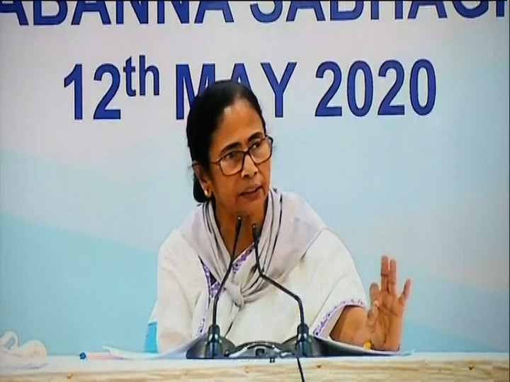 'Centre said, we may have to live with Corona': CM Mamata Banerjee 'এখনই যাবে বলে মনে হয় না, কেন্দ্র বলেছে, করোনাকে সঙ্গে নিয়েই চলতে হবে': নবান্নে মুখ্যমন্ত্রী মমতা