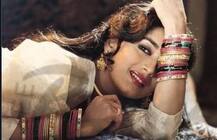 সলমনের থেকে বেশি পারিশ্রমিক? সঞ্জয়ের সঙ্গে সম্পর্ক? জন্মদিনে চিনে নিন অজানা মাধুরীকে