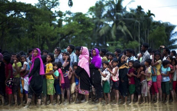 FIRST CORONAVIRUS CASE FOUND IN BANGLADESH ROHINGYA REFUGEE CAMPS ১০ লাখের বাস, বাংলাদেশে রোহিঙ্গা ক্যাম্পে করোনা হানা, ছড়িয়ে পড়তে পারে দাবানলের মতো!