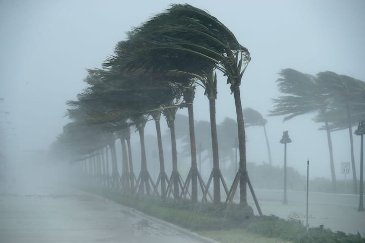 প্রভাব পড়তে পারে কলকাতা, দুই ২৪ পরগনায়, পূঃ মেদিনীপুর, হাওড়া, হুগলিতেও পড়তে পারে প্রভাব। কাঁচা বাড়ি ও গাছপালা ভেঙে পড়ার আশঙ্কা।
