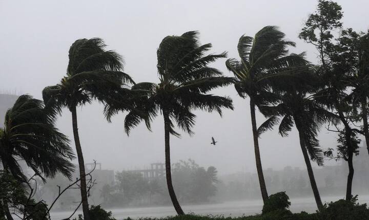 বুলবুল (২০১৯)। ১৪০ কিলোমিটার প্রতি ঘণ্টা, এই ঘূর্ণিঝড়ের স্থায়িত্ব ছিল ৩ মিনিট।