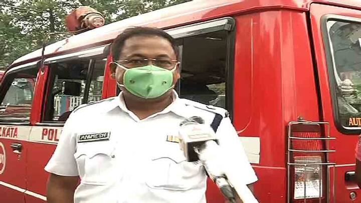 উমপুন বিপর্যয় সামলাতে নাওয়া-খাওয়া ভুলে কাজ করে চলেছেন পুলিশকর্মীরাও। তাঁদেরই একজন, অনিমেষ হাওলাদার, অ্যাডিশনাল ওসি, টালিগঞ্জ থানা।