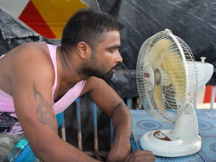 weather updates: heatwave intensifies in north india, delhi sizzles at 46 degree উত্তর ভারতে বইছে তীব্র তাপপ্রবাহ, সর্বোচ্চ তাপমাত্রা ৪৭ ডিগ্রি ছাড়াতে পারে, 'রেড অ্যালার্ট' জারি