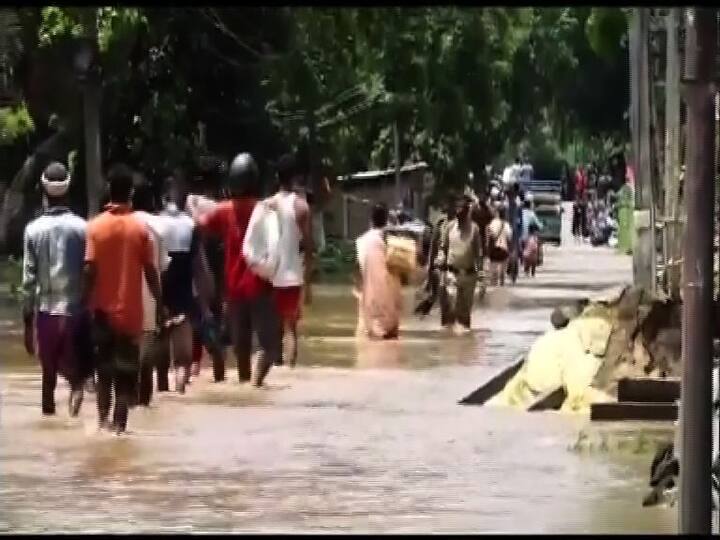গোয়ালপাড়া জেলার প্রায় ৯ হাজার মানুষ ত্রাণ শিবিরে আশ্রয় নিয়েছেন।