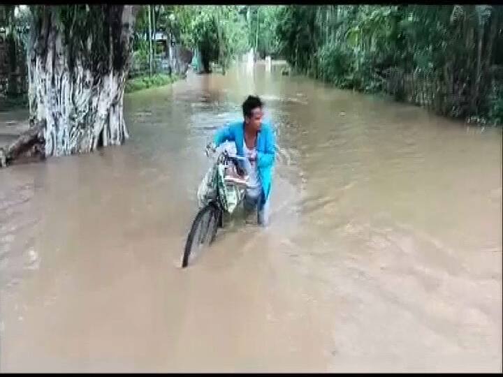 রে বিপদসীমার উপর দিয়ে বইছে ব্রহ্মপুত্রের জল। লখিমপুর, ধেমাজি, ডিব্রুগড়, গোয়ালপাড়া, কামরূপ সহ একাধিক জেলা বন্যার কবলে।