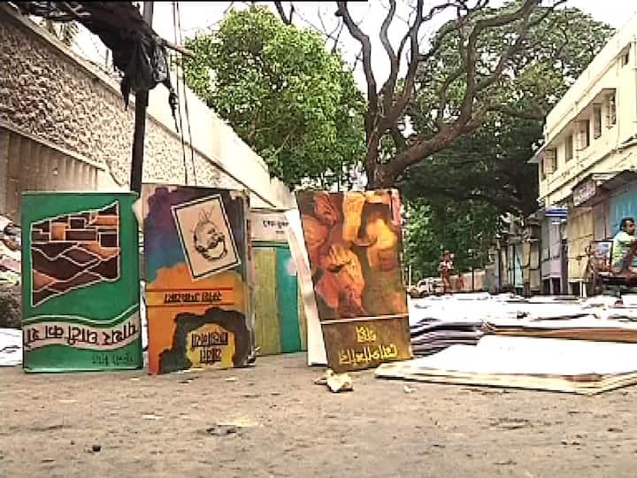 তবুও হার মানেননি বই বিক্রেতারা। 
