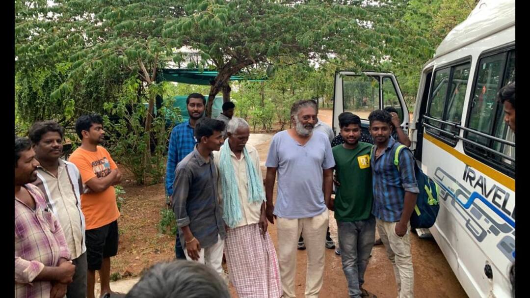 Swara, Sonu, Prakash - Bollywood stands by Migrants during Lockdown সোনু একা নন, পরিযায়ী শ্রমিকদের বাড়ি ফেরাতে পথে নামলেন স্বরা ভাস্কর, প্রকাশ রাজও