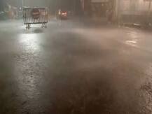 গতকালের ঝড়ের পর আজ সকাল থেকে কলকাতা সহ জেলাগুলিতে বৃষ্টি, জলমগ্ন বিভিন্ন এলাকা