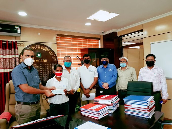 অভাবের তাড়নায় রাস্তায় বসে সবজি বিক্রি করছেন অ্যাথলিট গীতা কুমারী, পাশে দাঁড়ালেন ঝাড়খণ্ডের মুখ্যমন্ত্রী অভাবের তাড়নায় রাস্তায় বসে সবজি বিক্রি করছেন অ্যাথলিট গীতা কুমারী, পাশে দাঁড়ালেন ঝাড়খণ্ডের মুখ্যমন্ত্রী