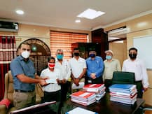 অভাবের তাড়নায় রাস্তায় বসে সবজি বিক্রি করছেন অ্যাথলিট গীতা কুমারী, পাশে দাঁড়ালেন ঝাড়খণ্ডের মুখ্যমন্ত্রী