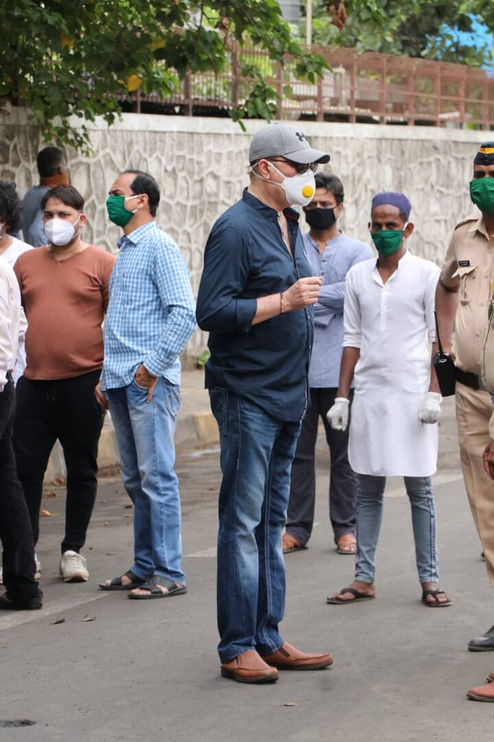 উপস্থিত ছিলেন পরিবারের খুব কম কিছু সদস্য