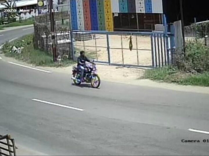 Stranded Tamil Nadu Man Who Stole A Bike To Take His Family Home, Sends It Back To The Owner Via Courier বাড়ি পৌঁছতে বাইক চুরি করে ছিলেন, কুরিয়ারে ফেরত পাঠালেন তামিলনাড়ুর এই বাসিন্দা