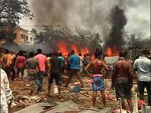 'ঘরে মজুত থাকত প্রচুর দাহ্য', চিনার পার্কের কাছে বিধ্বংসী আগুনে ছাই শতাধিক ঝুপড়ি