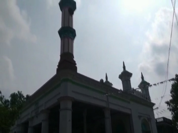 This Nadia mosque turns into quarantine centre for migrant workers কোয়ারেন্টাইন সেন্টারে পরিণত নদিয়ার এই মসজিদ, ঠাঁই পেয়ে খুশি পরিযায়ী শ্রমিকরা