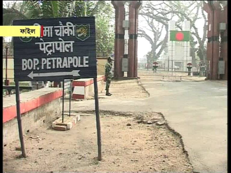 Petrapol business to start from today আজ থেকে পেট্রাপোল সীমান্তে ফের শুরু হতে পারে পণ্য পরিবহণ
