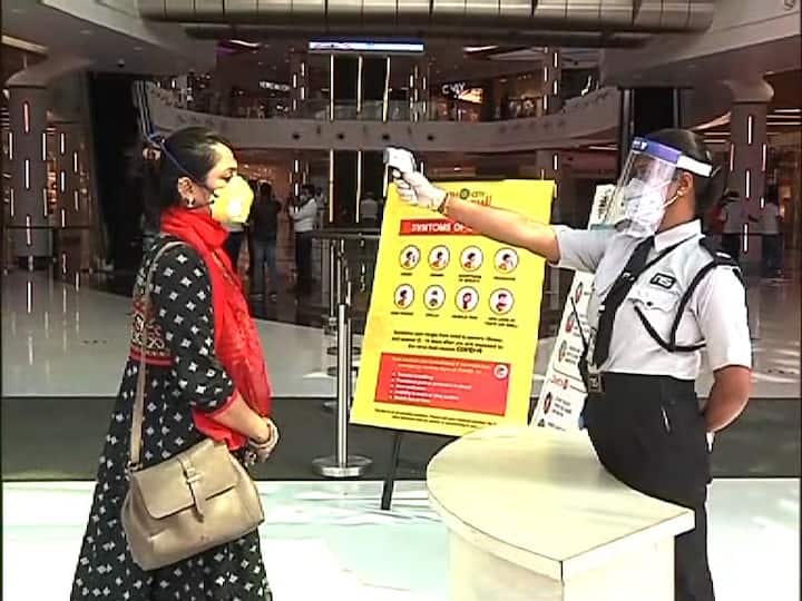 মলে ঢোকার আগে থার্মাল স্ক্রিনিং আবশ্যক।
