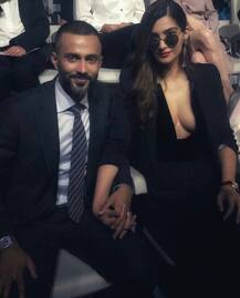 জন্মদিনে দেখে নিন সোনম কপূরের সাহসী পোশাকে একগুচ্ছ ছবি