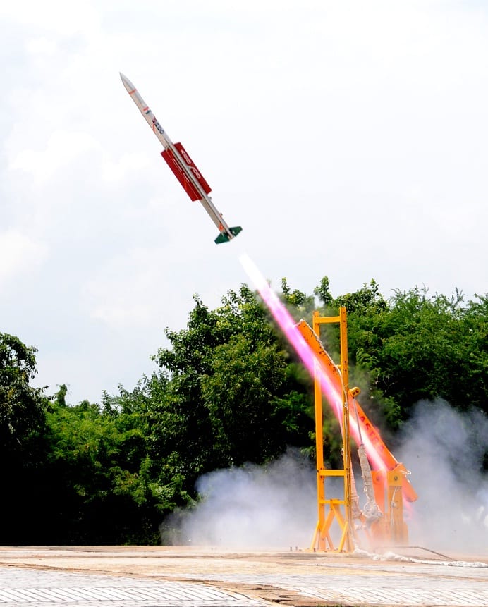 অস্ত্র - বিয়ন্ড ভিজুয়াল রেঞ্জ (বিভিআর) প্রযুক্তিসম্পন্ন আকাশ থেকে আকাশ ক্ষেপণাস্ত্র (এএএম)। পাল্লা ৮০ কিমি। সর্বোচ্চ গতি ৪.৫ ম্যাক (১ ম্যাক= শব্দের গতি)। বহনক্ষমতা ১৫ কেজি। সুখোই-৩০এমকেআই, মিরাজ-২০০০, এলসিএ তেজস ও মিগ-২৯ যুদ্ধবিমানে ব্যবহার করা হয়। 