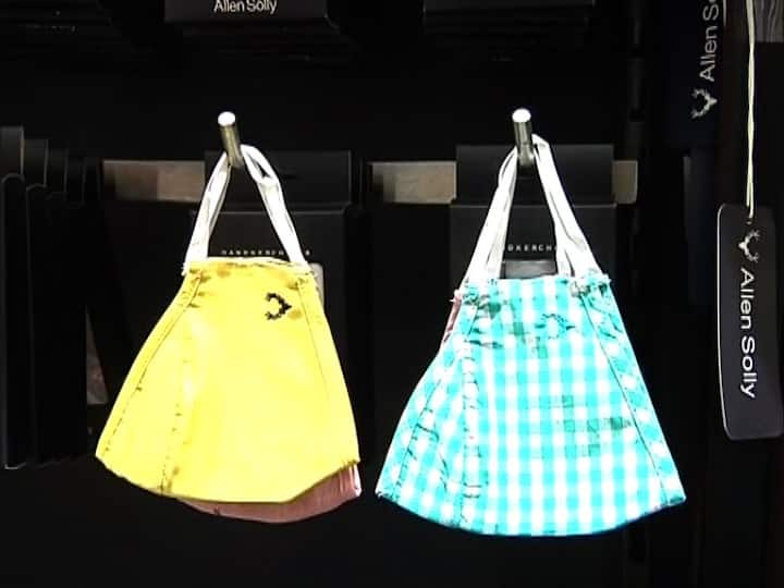 ক্রমবর্ধমান চাহিদার সঙ্গে সঙ্গে ফ্যাশন স্টেটমেন্টের দিকেও নজর রাখছে সংস্থাগুলি। অফিস যাবেন? তার জন্য ফর্মাল মাস্ক। আবার অন্য জায়গায় যেতে হলে ইনফর্মাল মাস্কও আছে। 
