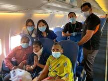 পূরণ হল ক্যানসার রোগীর শেষ ইচ্ছা, মায়ের সঙ্গে দেখা করাতে সিঙ্গাপুর থেকে দেশে নিয়ে এল বন্দে ভারত মিশন