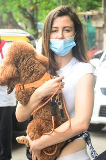 মুখে মাস্ক! আনলক ওয়ানে রাস্তায় দেখা গেল কোন কোন বলি সেলেবকে?