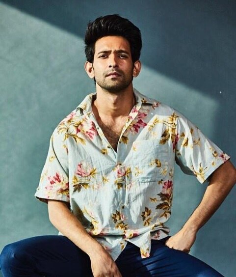 Vikrant Massey's lockdown realisation: Life can be simple; without hatred, religion and wars পৃথিবী তো ঘৃণা ও যুদ্ধ ছাড়াও চলতে পারে! জীবন আরও সাধারণ হতে পারে! লকডাউন শেষে বলছেন বিক্রান্ত মেসি
