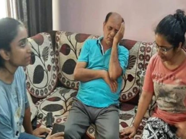 Sushant Singh Rajput Suicide: Fathers Condition Deteriorates After News Of Sons Death কয়েক দিন আগে টেলিফোনে পটনায় এসে বাবাকে বেড়াতে নিয়ে যাওয়ার কথা বলেছিলেন সুশান্ত