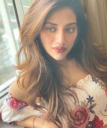 প্রথম বিবাহবার্ষিকীতে স্বামীর সঙ্গে ছবি শেয়ার করে রোমান্টিক বার্তা নুসরতের