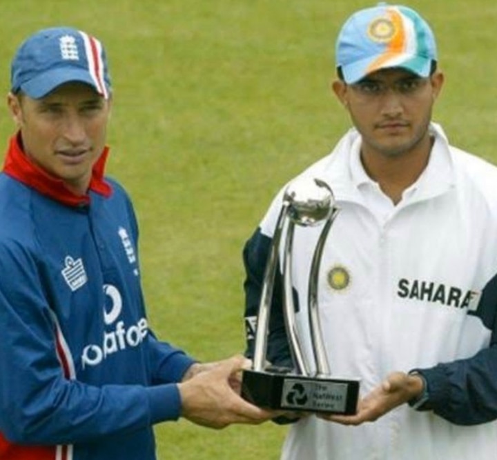 Ganguly, Hussain engage in hilarious banter over 2002 NatWest Trophy ছবিটা কবে তোলা যেন! হুসেনকে কটাক্ষ সৌরভের, এই সিরিজের শেষেই লর্ডসের ব্যালকনিতে দাদার এইট প্যাকস দেখেছিলাম, খোঁচা কাইফেরও