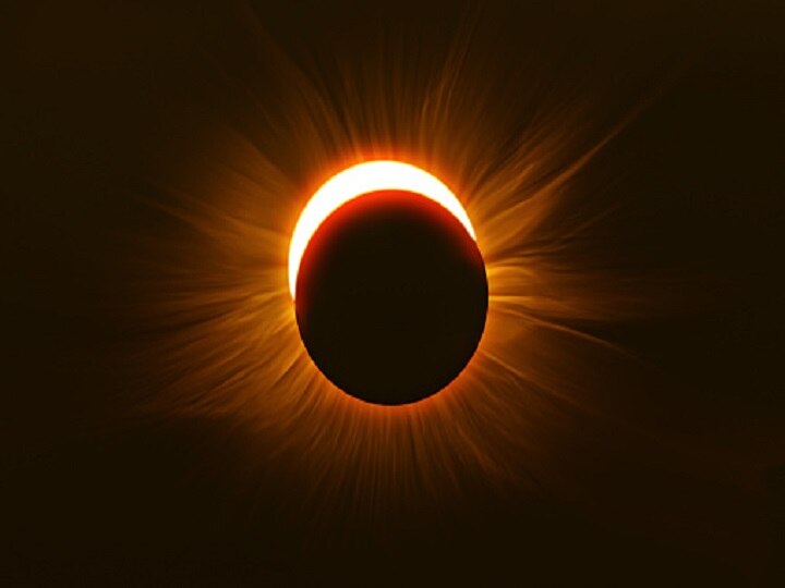 How to watch Solar Eclipse 2020? Government issues guidelines  খালি চোখে না, সানগ্লাস পরে বা এক্স-রে প্লেটের মধ্যে দিয়েও দেখা উচিত নয় সূর্যগ্রহণ, পরামর্শ বিজ্ঞান ও প্রযুক্তি মন্ত্রকের