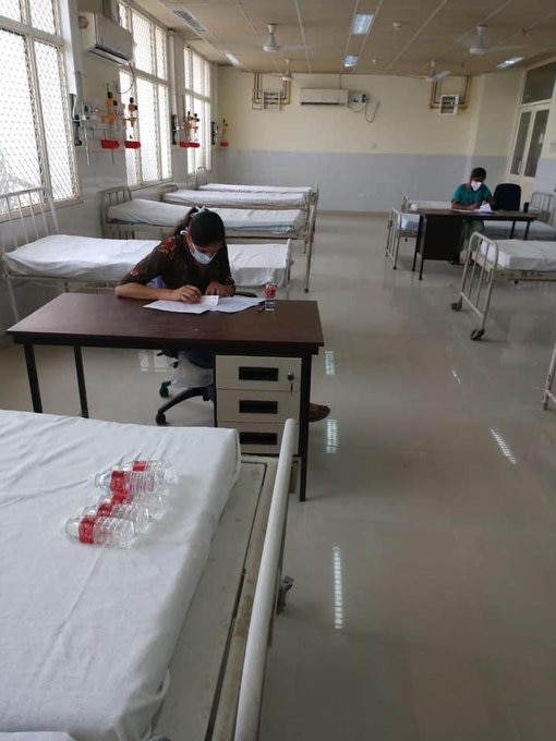 2 Covid-19 positive nurses in Punjab appearing for examination from isolation ward  earns praise from chief minister পঞ্জাবে ২ কোভিড-১৯ পজিটিভ নার্স আইসোলেশন  ওয়ার্ডেই বসলেন পরীক্ষায়, স্যালুট মুখ্যমন্ত্রীর