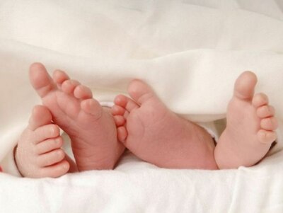One in a 50m chance- woman with two wombs carrying a twin in each ৫ কোটিতে একবার- দুটি গর্ভাশয়ে একটি করে যমজ ধারণ করছেন এই মহিলা