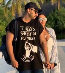 ১০ বছরের বড় মালাইকা অরোরার সঙ্গে ডেট করছেন অর্জুন, দেখুন তাঁদের ছবি