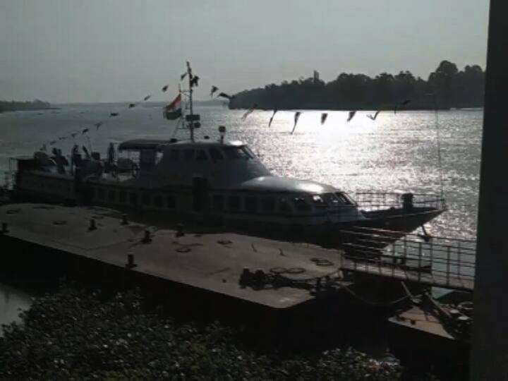 এছাড়া, শনি-রবি ও অন্য সরকারি ছুটির দিন বিশেষ পরিষেবা দেওয়ার কথাও ভাবনাচিন্তার স্তরে রয়েছে। চন্দননগর-কলকাতা-গঙ্গাসাগর বা চন্দননগর-কলকাতা-সুন্দরবণ পরিষেবার কথা ভাবনাতচিন্তার স্তরে রয়েছে।