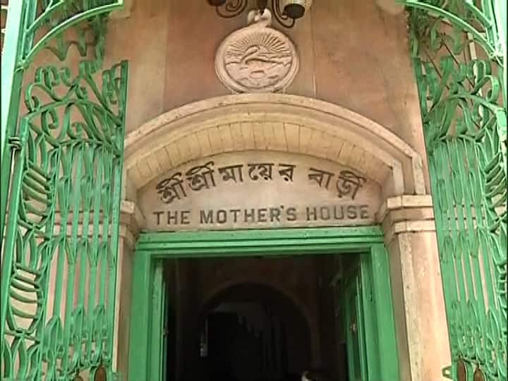 দর্শনার্থীদের জন্য মাস্ক, হ্যান্ড স্যানিটাইজার  বাধ্যতামূলক।