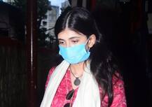 সুশান্ত সিংহ রাজপুতের আত্মহত্যার মামলায় ‘দিল বেচারা’র নায়িকাকে নয় ঘণ্টা জেরা, থানার বাইরে দেখা গেল অভিনেত্রীকে, পুলিশ কথা বলবে শেখরের সঙ্গেও