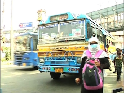 Numbers of Private buses increase after CM Mamata issued warning মুখ্যমন্ত্রীর হুঁশিয়ারির পরই রাস্তায় বেশি বেসরকারি বাস, তবে কিছু রুটে সমস্যা বহাল