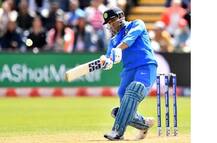 এখনই অবসর নেওয়ার কথা ভাবছেন না ধোনি, জানালেন ম্যানেজার মিহির দিবাকর