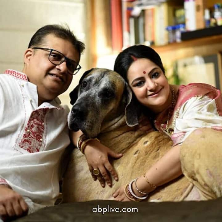 দেখতে দেখতে এক দশক হয়ে গেল। পরিণয়ের পর দশ বছর কীভাবে কেটে গেল, ভেবেই বিস্মিত সুদীপা চট্টোপাধ্যায়। 